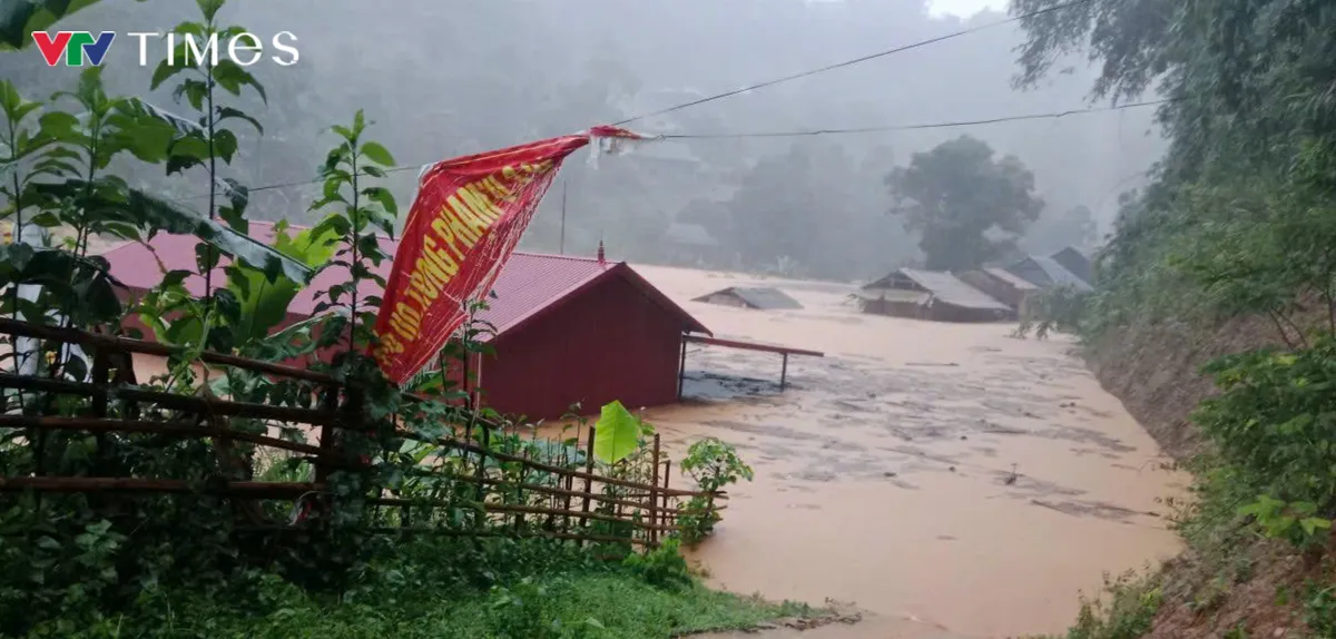 Điện Bi&ecirc;n họp khẩn trong đ&ecirc;m đặt mục ti&ecirc;u x&oacute;a nh&agrave; dột n&aacute;t trước 31/8 - Ảnh 4.