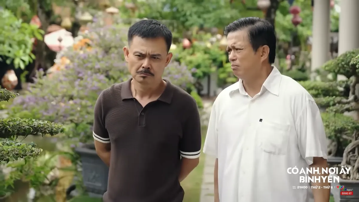 Có anh, nơi ấy bình yên - Tập 6: Ông Xuân tìm Bằng bàn kế vì sợ "mất ghế" trong kỳ sáp nhập - Ảnh 1.