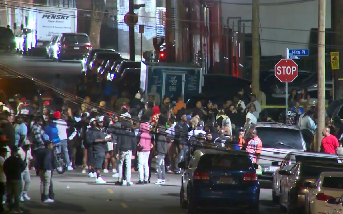 Hiện trường hỗn loạn sau vụ xả súng ở Los Angeles ngày 4/8/2025 (Ảnh cắt từ video ABC News)