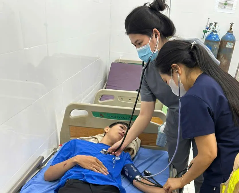 CSGT Lâm Đồng kịp thời cứu thanh niên bị nhồi máu cơ tim lúc rạng sáng - Ảnh 3.