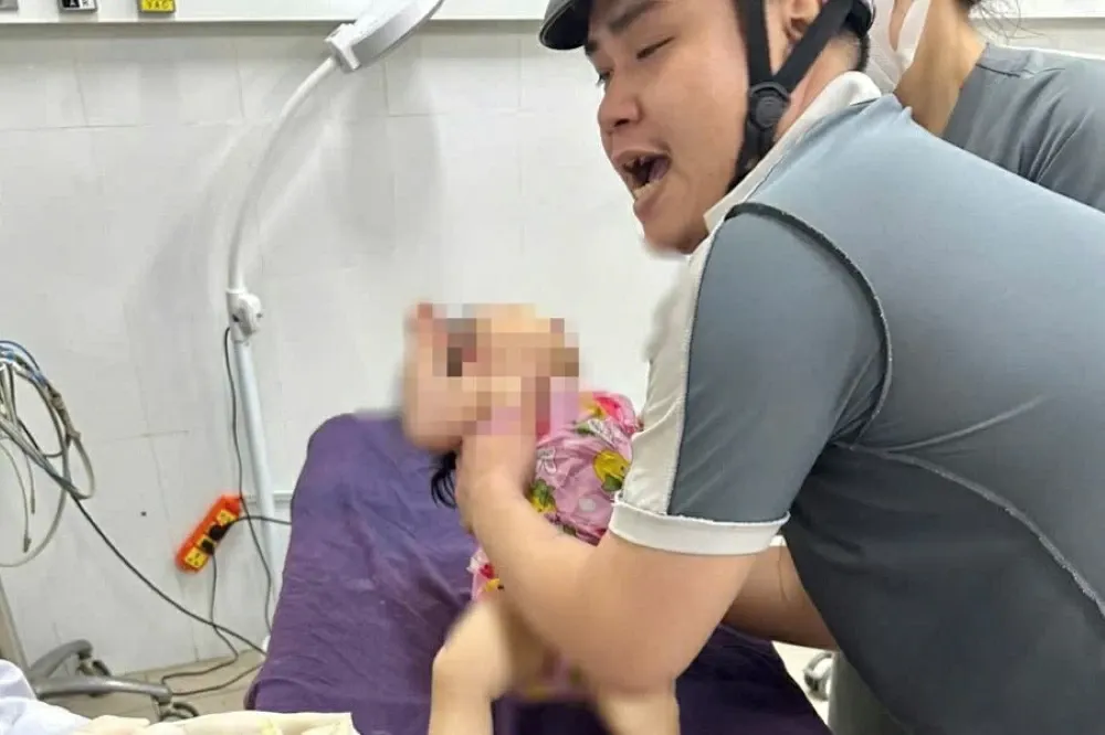 CSGT Đồng Nai kịp thời đưa bé gái 1 tuổi đi cấp cứu trong đêm- Ảnh 1.