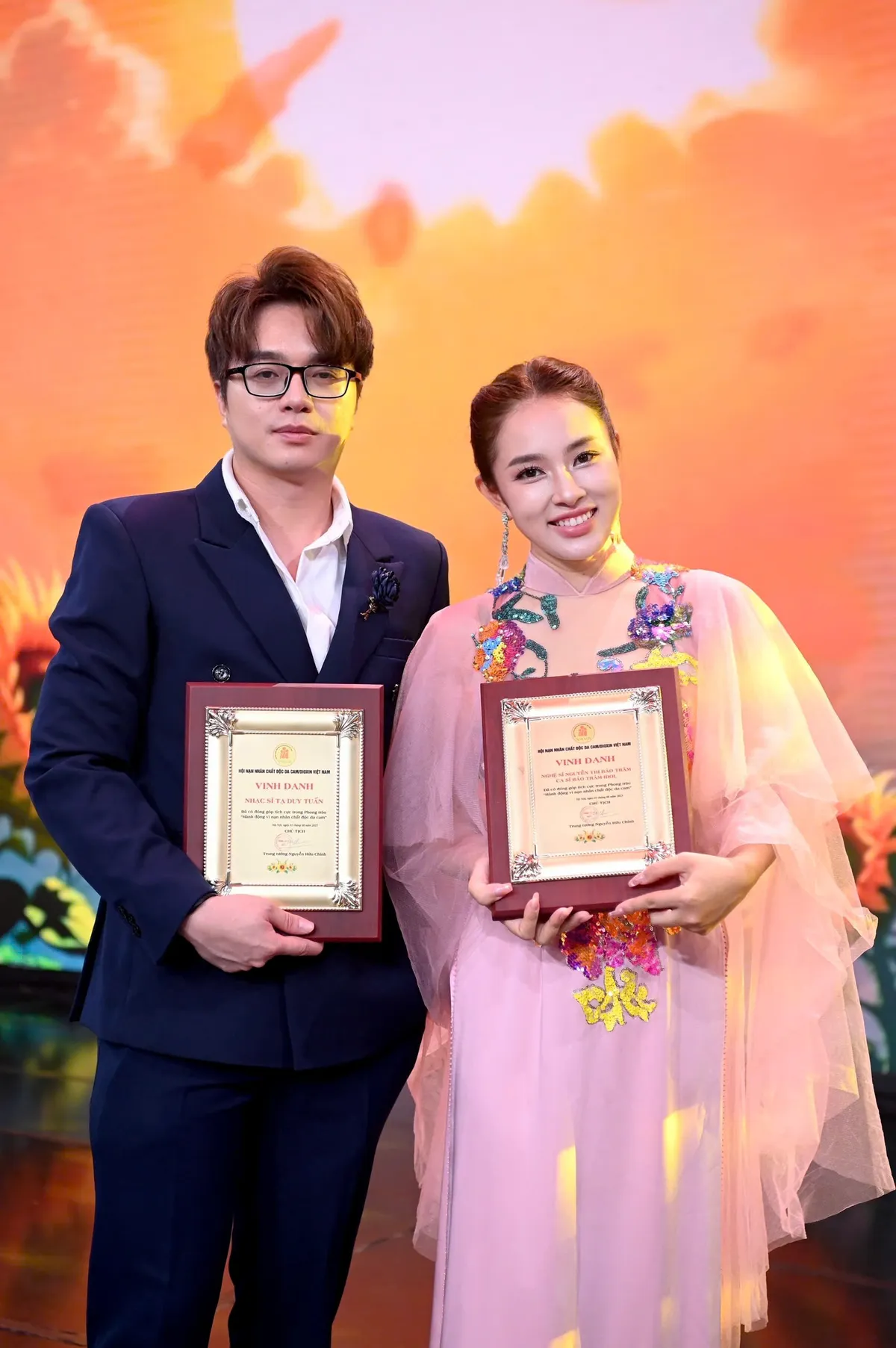 "Theo ánh bình minh": Đêm nghệ thuật chạm đến trái tim - Ảnh 3.