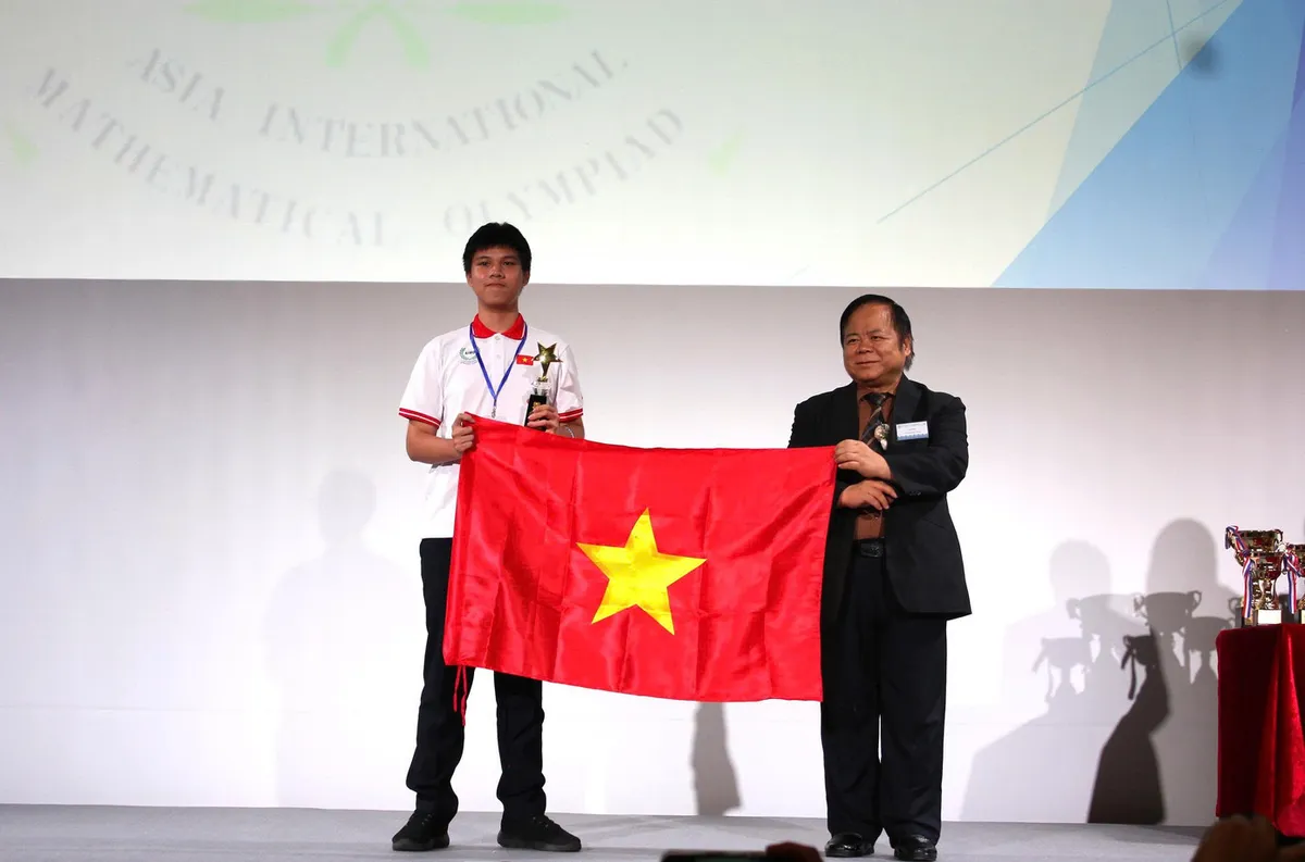Nam sinh Việt vô địch AIMO 2025: “Chỉ cần nỗ lực hết mình, kết quả nào cũng xứng đáng”  - Ảnh 6.