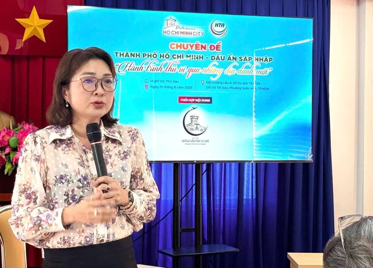 Hướng dẫn viên du lịch nỗ lực thích nghi với yêu cầu mới- Ảnh 1.