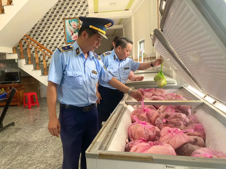 Gia Lai: Phát hiện hơn 4 tấn thịt heo không rõ nguồn gốc, xuất xứ  - Ảnh 1.
