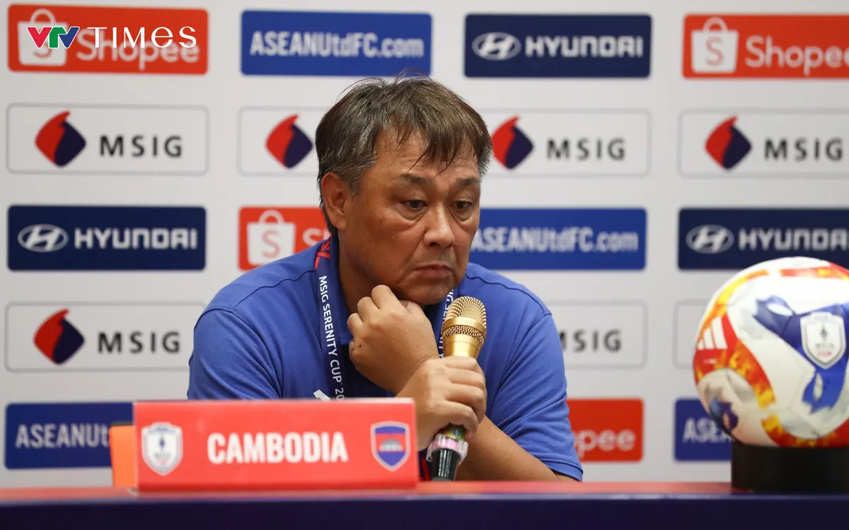 HLV trưởng ĐT nữ Campuchia - ông Gyotoku Goji cho biết Việt Nam quá mạnh so với đội bóng của ông vào thời điểm hiện tại.