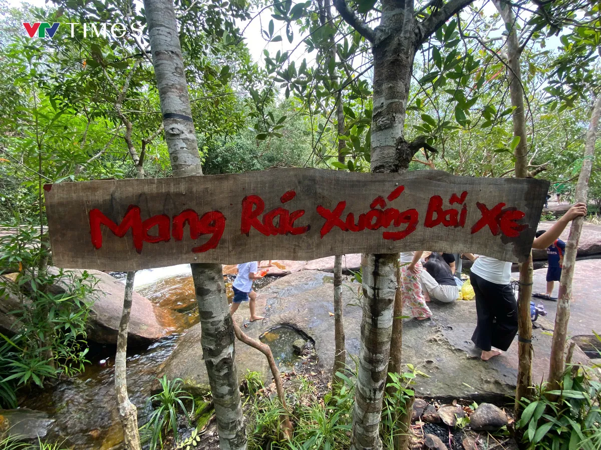 Người dân Phú Quốc di chuyển 18km để chung tay dọn dẹp rác thải - Ảnh 5.