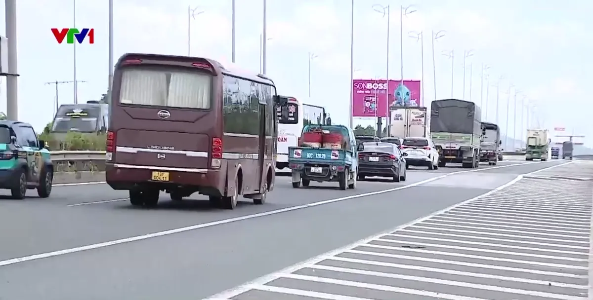 Thí điểm cấm xe tải đi làn sát dải phân cách trên cao tốc Hà Nội – Hải Phòng và Pháp Vân – Cầu Giẽ - Ảnh 3.