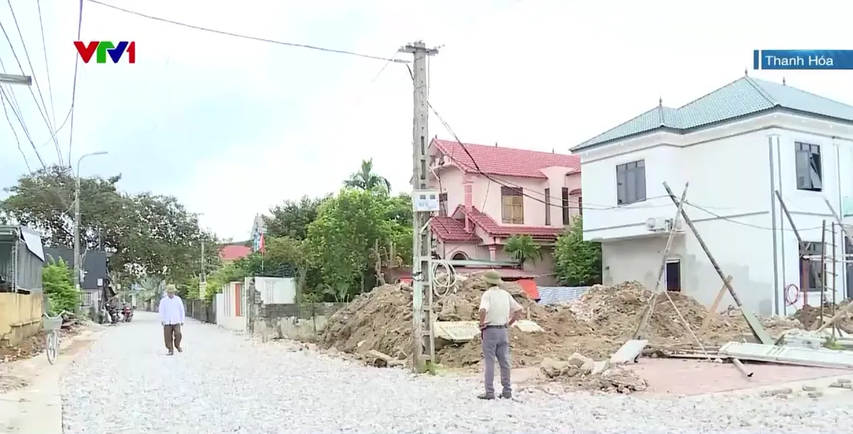 Bất cập trên tuyến đường đang thi công tại phường Quảng Phú - Ảnh 3.