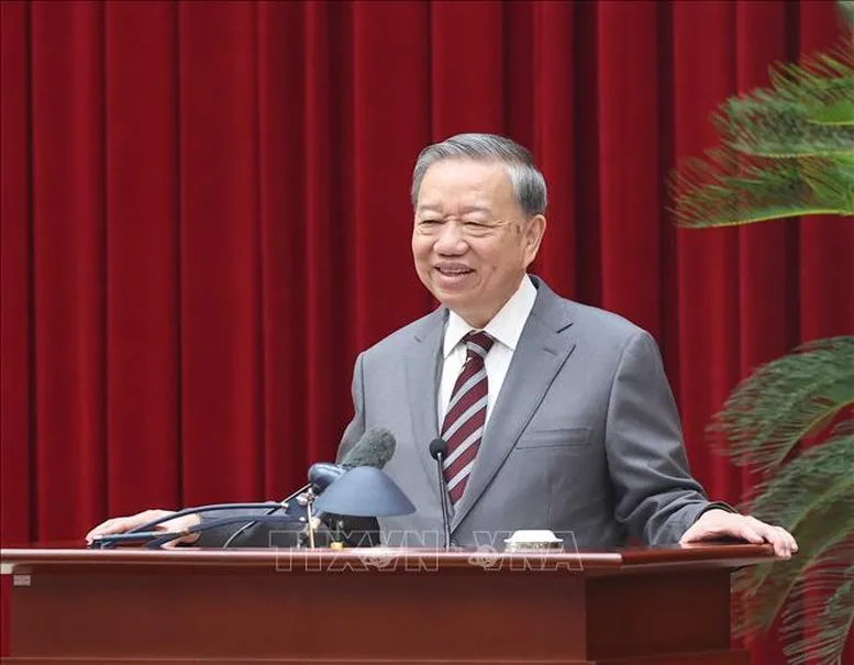 Tổng Bí thư: Trí thức, nhà khoa học, văn nghệ sĩ tiếp tục là lực lượng tiên phong mở đường cho dân tộc tiến lên mạnh mẽ - Ảnh 1.