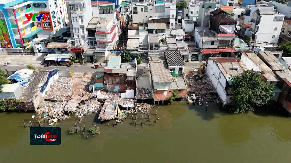 Người dân ven kênh Đôi được thưởng tiền khi bàn giao mặt bằng sớm
