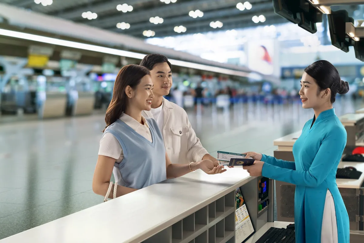 Hàng loạt hãng bay giảm giá vé chào thu, mừng Quốc khánh 2/9 - Ảnh 1.