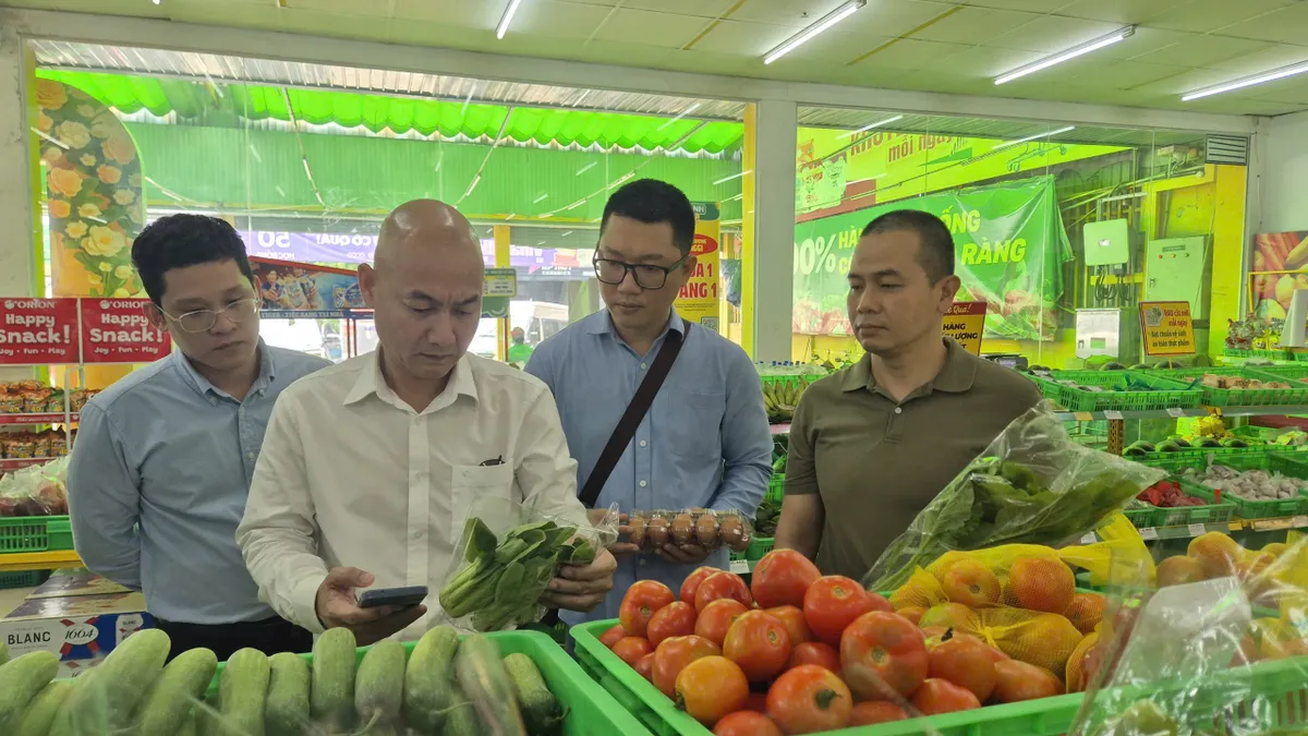 "Tick xanh trách nhiệm" giúp siêu thị tăng doanh số- Ảnh 2. "Tick xanh trách nhiệm" giúp siêu thị tăng doanh số- Ảnh 2.