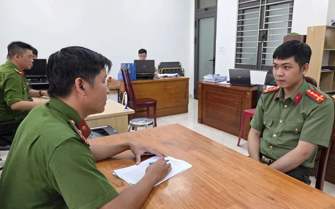 Đối tượng Phúc khai nhận hành vi tại cơ quan Công an. Ảnh: CA