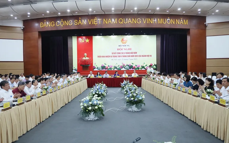 Hội nghị sơ kết công tác 6 tháng đầu năm, triển khai nhiệm vụ trọng tâm 6 tháng cuối năm 2025 của ngành Nội vụ