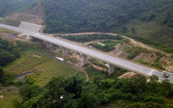 Bổ sung dự án mở rộng đường bộ cao tốc Hòa Lạc - Hòa Bình vào danh mục dự án quan trọng quốc gia, trọng điểm ngành Giao thông vận tải.