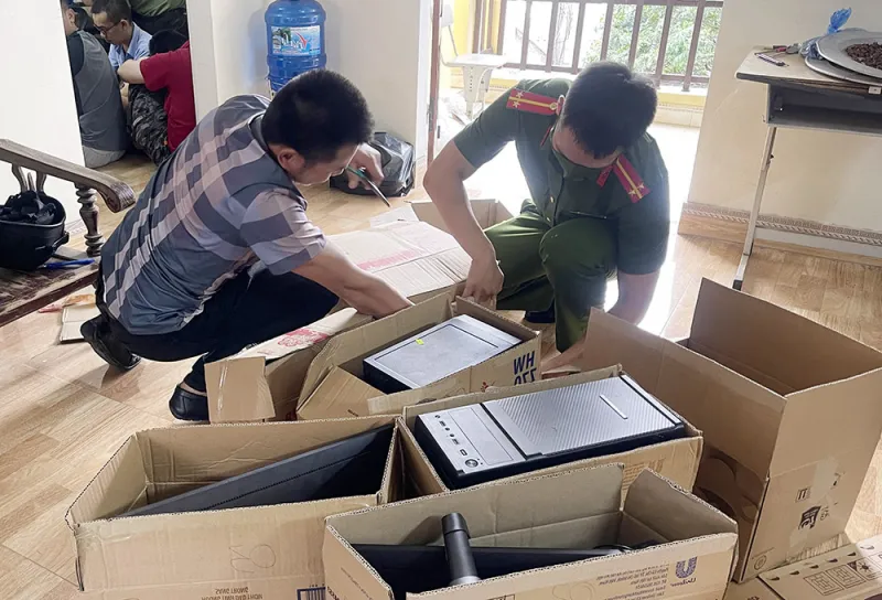 Phá đường dây mua bán hơn 300.000 tài khoản cá nhân để lừa đảo trên không gian mạng - Ảnh 2.
