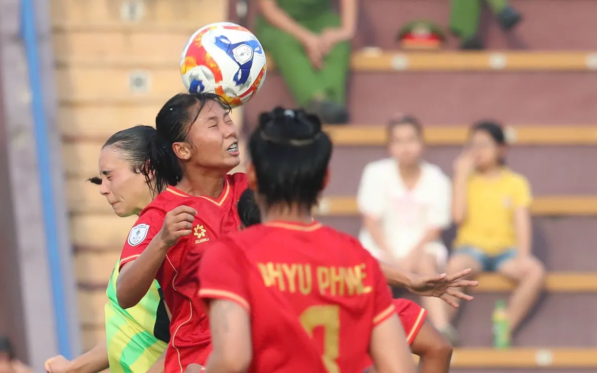 Sau khi mất vé dự Asian Cup 2026 đáng tiếc, bóng đá nữ Myanmar đang cho thấy sự trở lại mạnh mẽ với chiến thắng ấn tượng trước ĐT Australia tại Giải vô địch Đông Nam Á. (Ảnh: VFF)