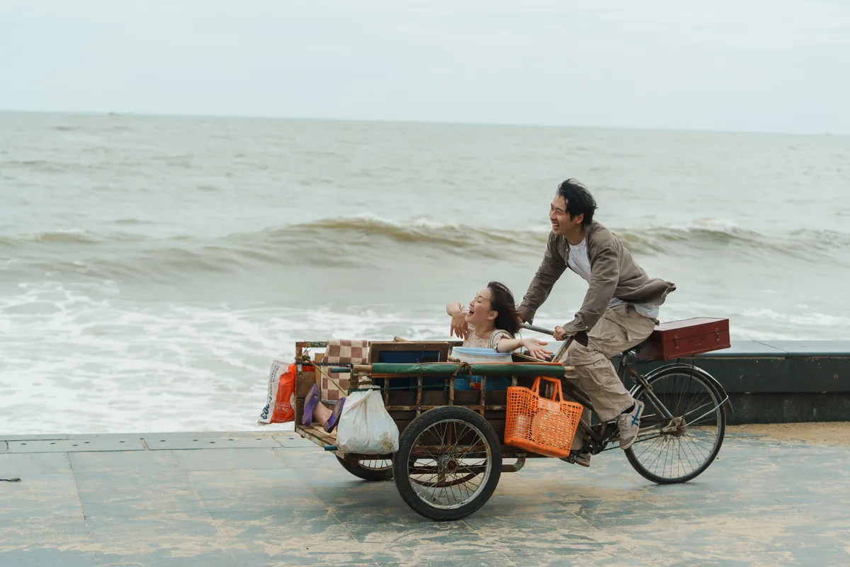 Phim hợp tác Việt - Hàn "Mang mẹ đi bỏ": Diễn xuất điểm cộng, kết phim gây tranh cãi - Ảnh 7.
