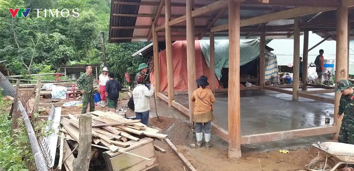 Điện Biên: Bộ đội hành quân dã ngoại giúp Nhân dân biên giới xóa nhà dột nát - Ảnh 8.