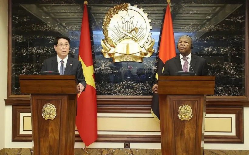 Chủ tịch nước Lương Cường và Tổng thống Angola João Manuel Gonçalves Lourenço gặp gỡ báo chí, thông báo về kết quả hội đàm.