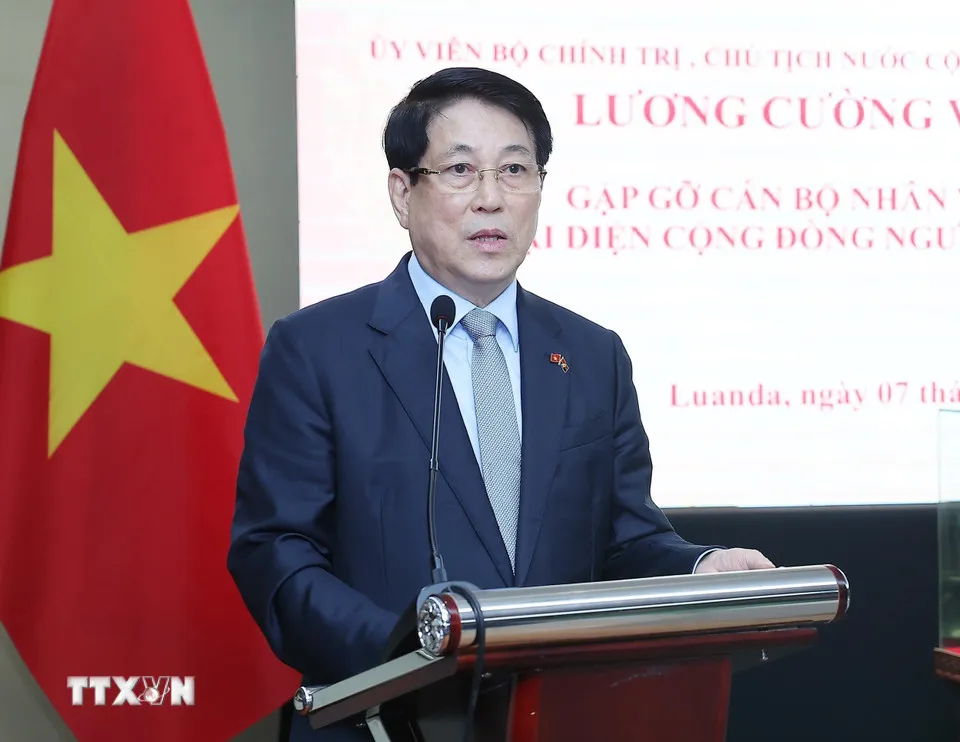 Chủ tịch nước Lương Cường gặp mặt cộng đồng người Việt Nam tại Angola - Ảnh 1.