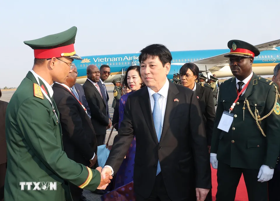 Chủ tịch nước Lương Cường bắt đầu chuyến thăm cấp Nhà nước Cộng hòa Angola - Ảnh 4.
