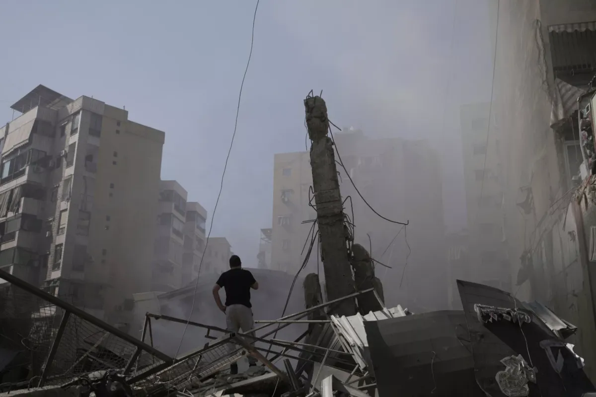 Chính phủ Lebanon thông qua kế hoạch giải giáp lưc lương Hezbollah - Ảnh 1.