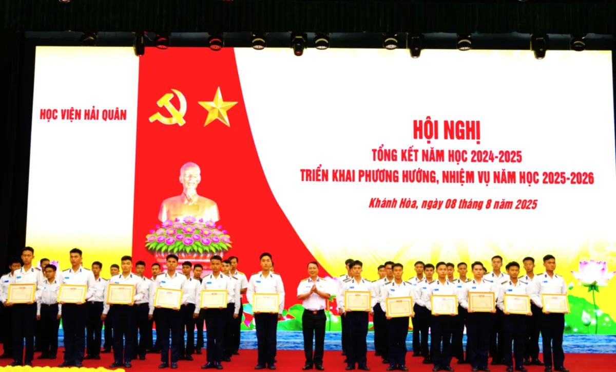 Học viện Hải quân ứng dụng công nghệ số, xây dựng môi trường giáo dục chính quy, an toàn. - Ảnh 2.