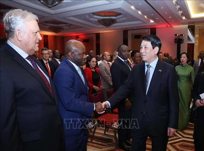 Chủ tịch nước dự lễ kỷ niệm 50 năm thiết lập quan hệ ngoại giao Việt Nam – Angola - Ảnh 2.
