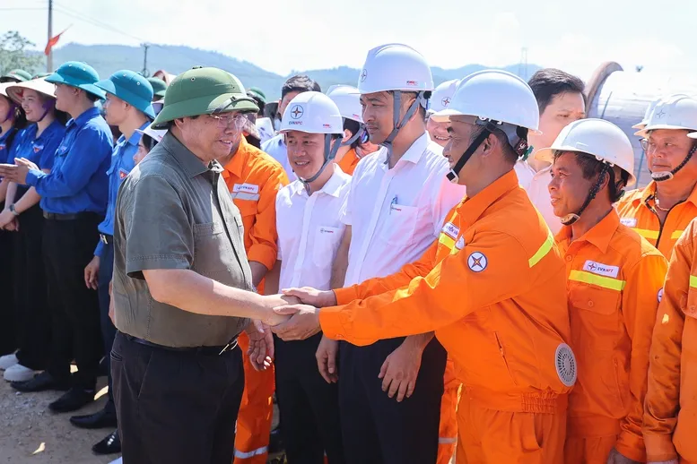 Thủ tướng: Hoàn thành đường dây 500 kV Lào Cai - Vĩnh Yên vào 19/8/2025  - Ảnh 3.