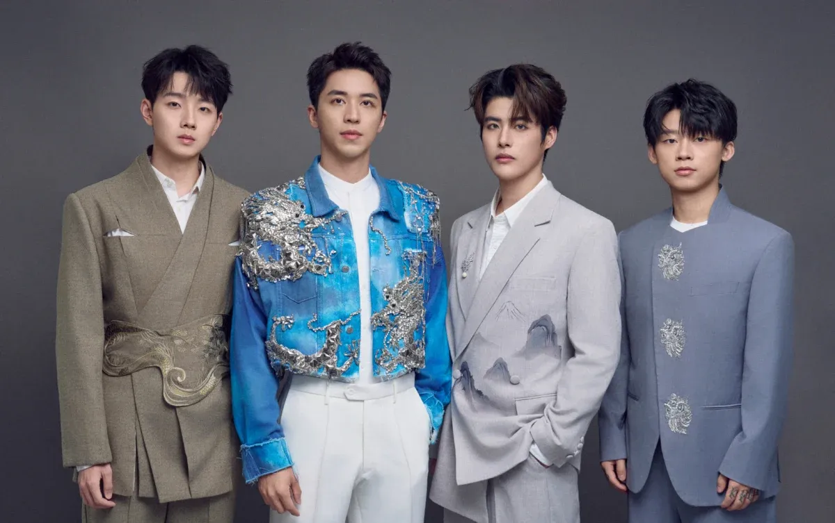 Vượt ng&agrave;n ch&ocirc;ng gai 2025 phi&ecirc;n bản Trung vừa trở lại đ&atilde; gặp s&oacute;ng gi&oacute; - Ảnh 2.