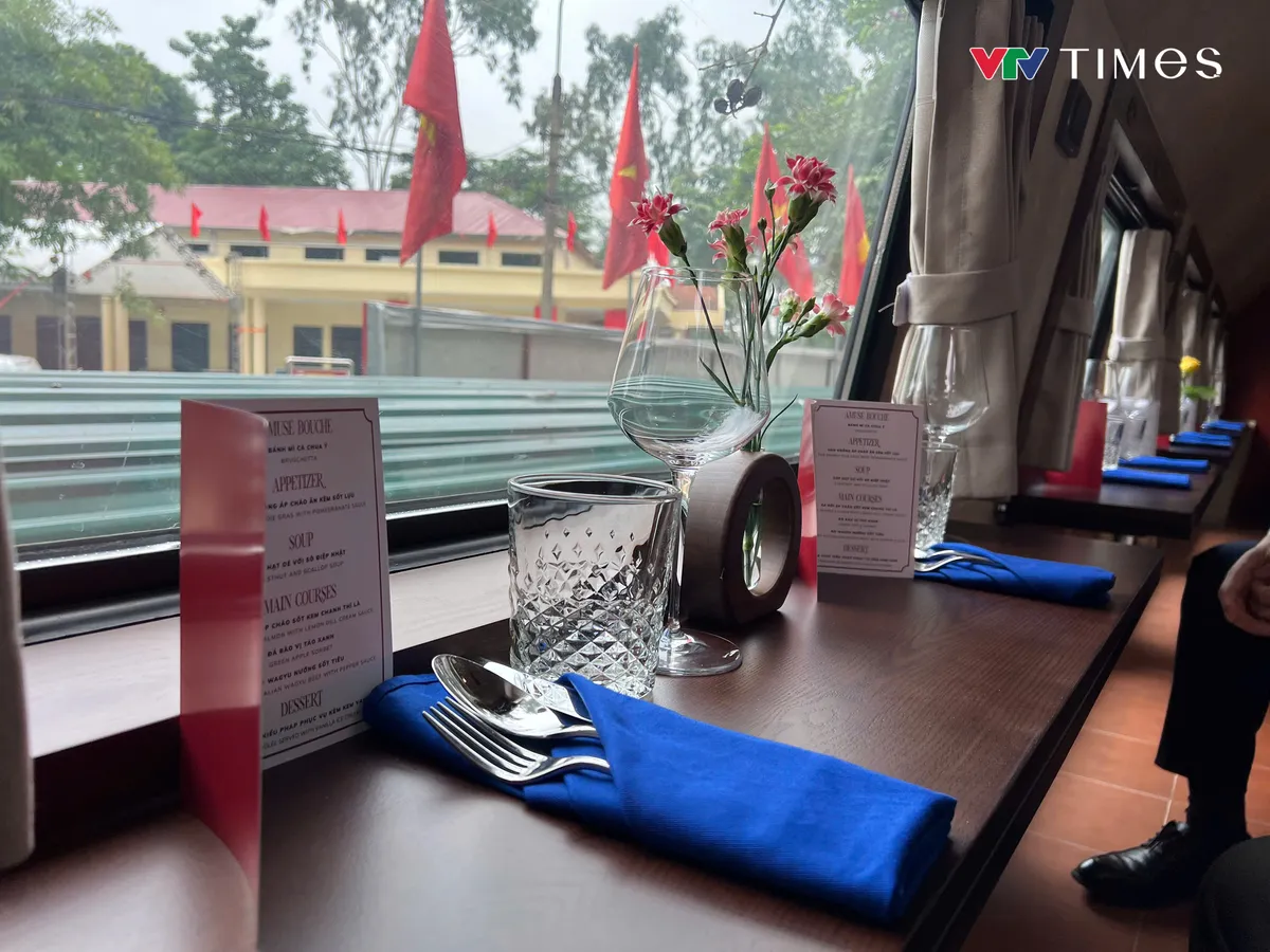 H&agrave; Nội sắp vận h&agrave;nh t&agrave;u du lịch 2 tầng: Bảo t&agrave;ng di động kết nối di sản v&agrave; kinh tế đ&ecirc;m - Ảnh 6.