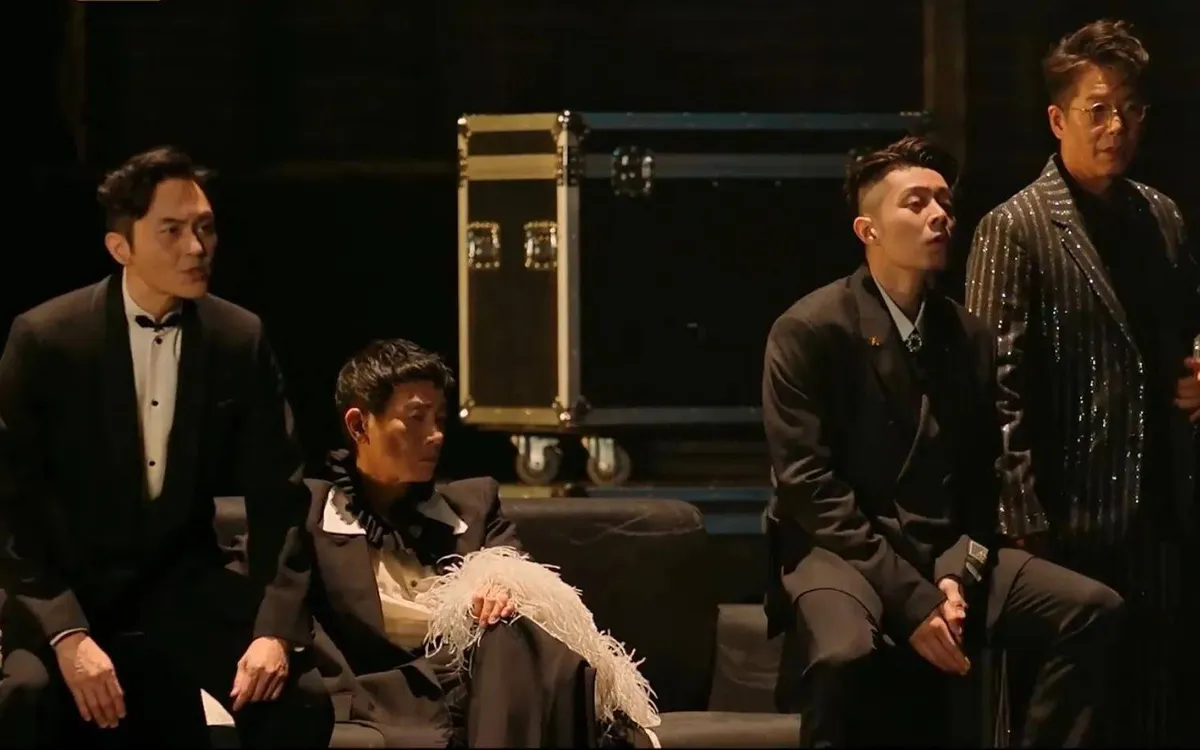 Nhóm Vùng Vịnh Lớn gồm các ca sĩ nổi tiếng lâu năm: Trương Trí Lâm, Trần Tiểu Xuân... (Ảnh: Weibo)