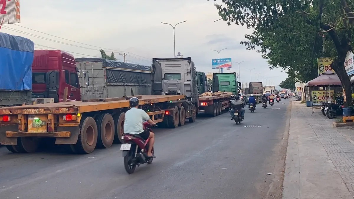 Xử lý tình trạng mất ATGT do sửa chữa Quốc lộ 51- Ảnh 2.