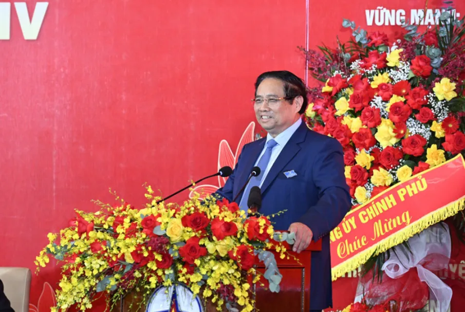 Thủ tướng dự Đại hội Đảng bộ Tập đoàn Điện lực Việt Nam lần thứ IV - Ảnh 2.