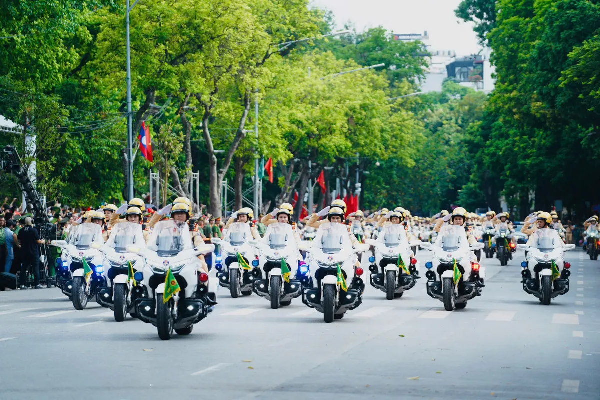 Lực lượng CSGT Thủ đô góp phần bảo đảm thành công “Ngày hội Vì Thủ đô bình yên” - Ảnh 6.