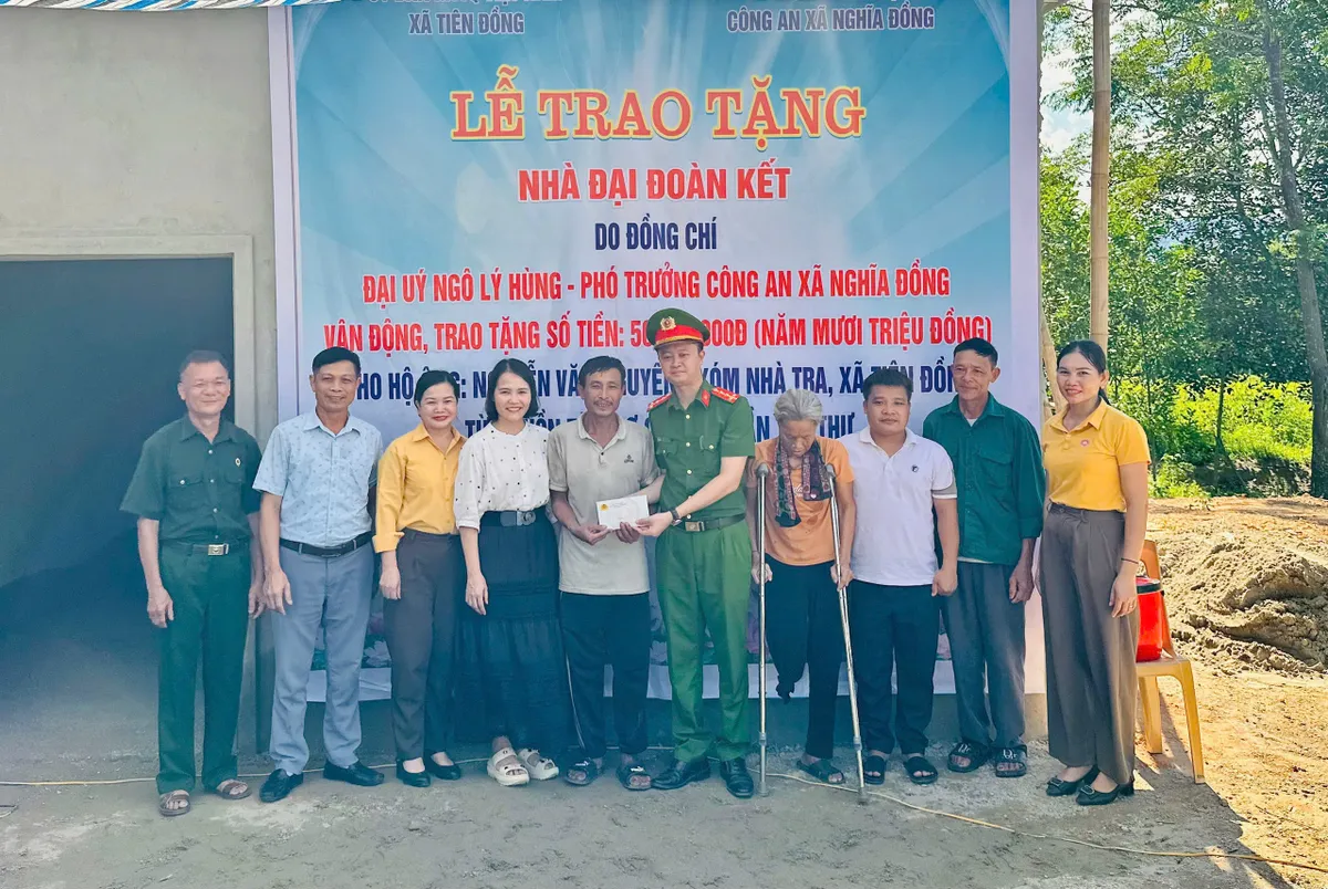 Nghệ An: Phó Trưởng Công an xã vận động, kêu gọi 100 triệu hỗ trợ xây nhà “Đại đoàn kết” - Ảnh 1.