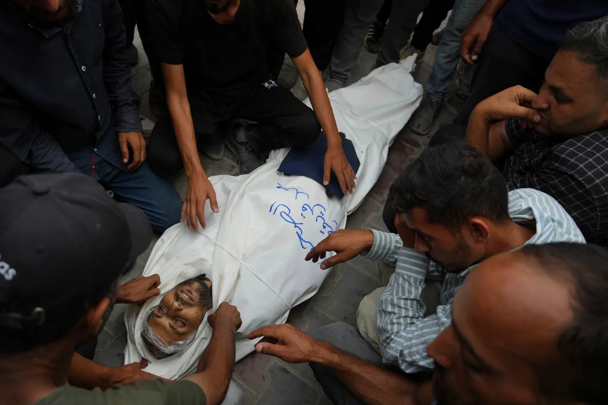 5 nhà báo thiệt mạng trong cuộc không kích của Israel ở Gaza- Ảnh 1.