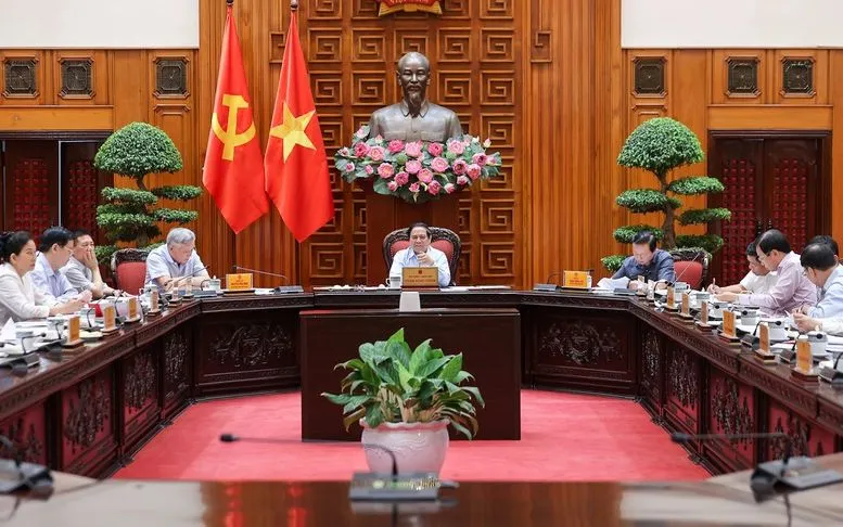 Đồng chí Phạm Minh Chính chỉ đạo tiếp tục hoàn thiện chủ đề, phương châm Đại hội; hoàn thiện, nâng cao hơn nữa chất lượng các văn kiện. 