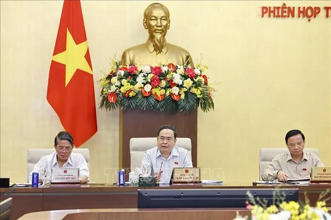 Phiên họp thứ 48 Ủy ban Thường vụ Quốc hội: Khẩn trương ban hành Chiến lược phát triển nguồn nhân lực đến năm 2030 - Ảnh 1.
