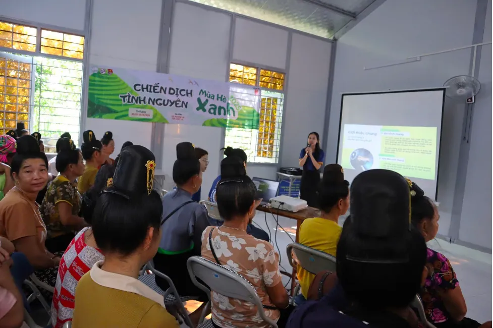 Tuổi trẻ Đại học Quốc gia Hà Nội chia sẻ yêu thương tại bản làng vùng cao- Ảnh 5.