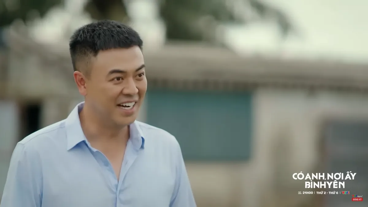 Có anh, nơi ấy bình yên - Tập 10: Ông Thứ ôm cặp tiền lên huyện giữ chức - Ảnh 3.