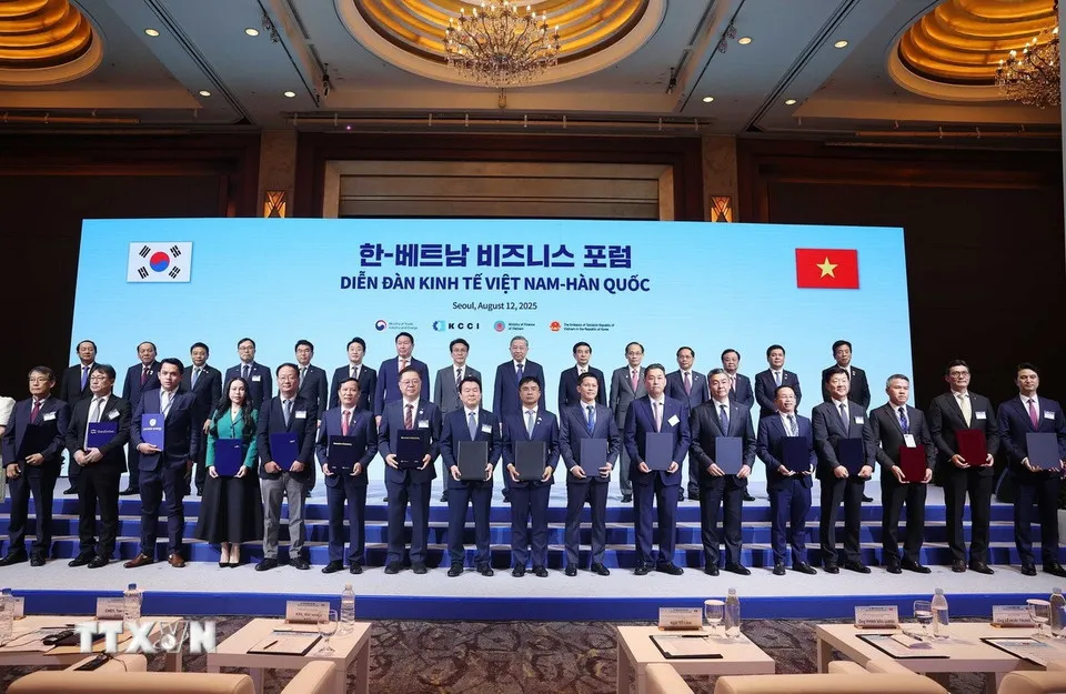 Tổng Bí thư Tô Lâm và Thủ tướng Hàn Quốc chứng kiến lễ trao các thỏa thuận hợp tác- Ảnh 1.