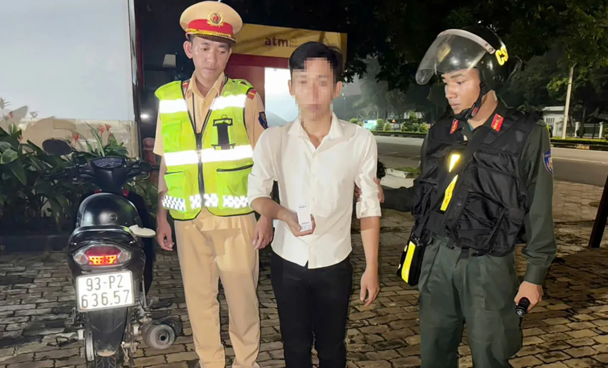 CSGT Đồng Nai phát hiện 3 người dương tính với ma túy khi lái xe  - Ảnh 1.