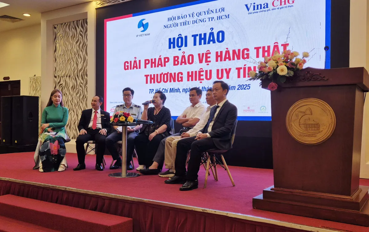 Bảo vệ doanh nghiệp hàng thật giữ "ma trận" hàng giả- Ảnh 2. Bảo vệ doanh nghiệp hàng thật giữ "ma trận" hàng giả- Ảnh 2.