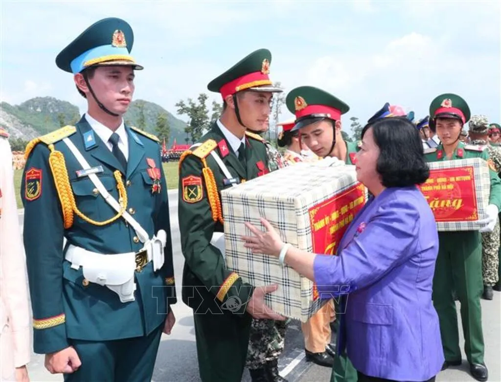Trưởng ban Tuyên giáo và Dân vận Trung ương: Lan tỏa mạnh mẽ hơn nữa làn sóng yêu nước và niềm tự hào dân tộc - Ảnh 6.