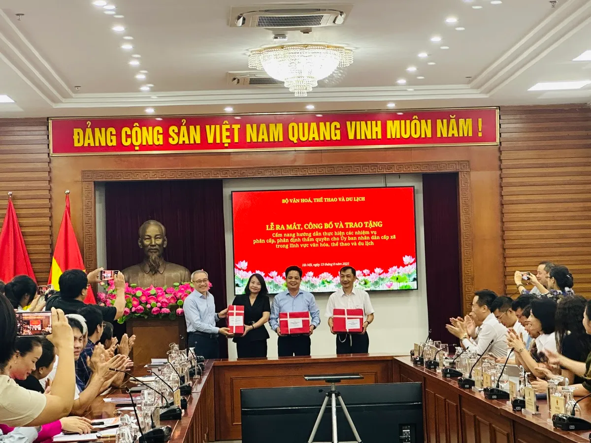 Bộ VHTTDL ra mắt cẩm nang mới - Ảnh 1.