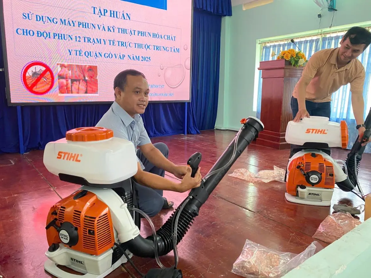 TP Hồ Chí Minh quyết liệt kiểm soát dịch sốt xuất huyết - Ảnh 2.