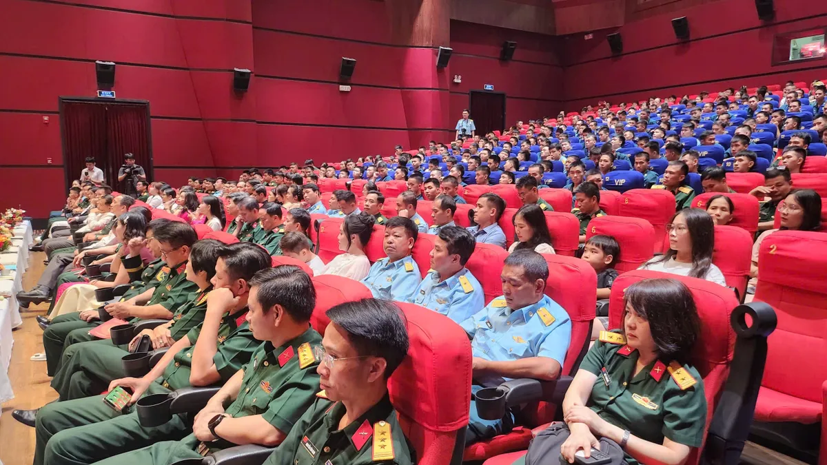 "Vầng trăng thơ ấu" khai màn Tuần phim kỷ niệm 80 năm thành lập nước - Ảnh 2.